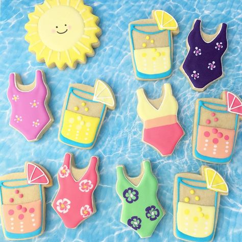 Swimsuit Cookies, Summer Sugar Cookies, Pool Swimsuit, Beach Cookies, Royal Iced Cookies, Best Apple Pie, Pop Cupcakes, Summer Deco, Summer Cookies