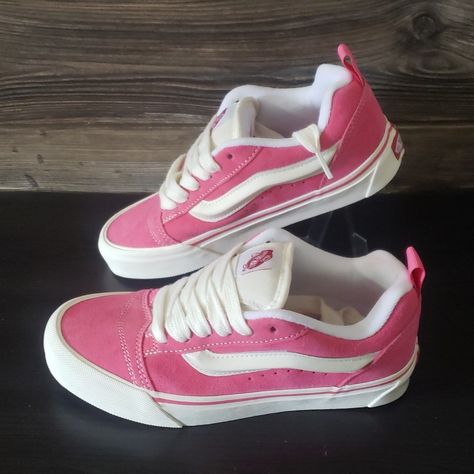 Vans Knu Skool Details: Size: 5.5 Men's/ 7 Women's (Euro 37 - Cm 23.5) Color: Retro Color Pink/ True White Material: Suede Upper Condition: New With Box Details: Padded Tongue And 3d Stripe Let Me Know If You Have Any Questions Ships Asap New School Vans, Cute Vans, Retro Barbie, Pretty Sneakers, Shoes For School, Vans Pink, Back To School Shoes, Pink Vans, Pretty Shoes Sneakers