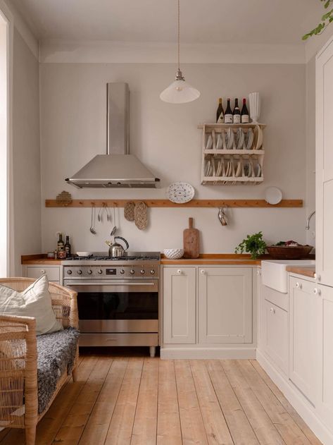 Elsa Billgren's Serene Stockholm Apartment is For Sale 10 Small Open Shelves Kitchen, Kitchens With Butcher Block Countertops, Beige Kitchen Cabinets, Wood Countertops Kitchen, Stockholm Apartment, Small Kids Room, Beige Kitchen, Vintage Dining Table, Bright Apartment