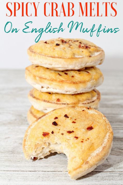 Serve up these savory spicy crab melts on English muffins as a tasty treat | Crab English Muffin Melts are a classic you don't want to miss out on | #crab #muffinmelts #englishmuffin #oldenglish #easy Crab Melts, Crab Sandwiches, Crab Melt, Crabby Patties, Healthy Vegetarian Snacks, Spicy Crab, Creamy Crab, Melt Recipe, Refreshing Snacks