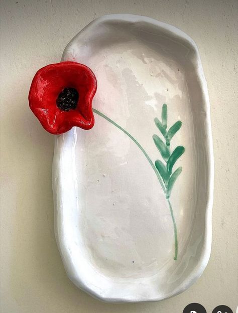 Clay Crafts Flower Pot, Poppy Pottery, Clay Poppy, Ceramic Poppy, Ceramic Poppies, Handmade Pottery Plates, Ceramics Pottery Bowls, Diy Pottery Painting, Beginner Pottery