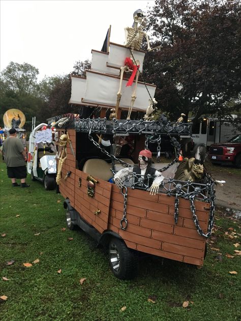 Halloween Float Ideas, Pirate Floats For Parade, Pirate Golf Cart Decorations, Pirates Of The Caribbean Parade Float, Pirate Ship Camper Halloween, Pirate Ship Halloween Yard, Camper Halloween, Peter Pan Halloween, Halloween Parade Float