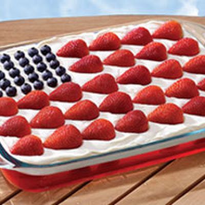 for 4th of july Flag Jello, Flag Cheesecake, Patriotic Cheesecake, Patriotic Jello, Flag Cake Recipe, Jello Cheesecake, Patriotic Treats, Snickers Cake, Festive Baking