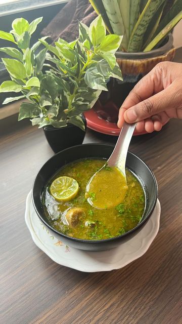 Chicken Shorba, Chicken Turmeric, Coriander Chicken, Happy Eating, Garlic Soup, Cumin Seeds, Turmeric Powder, Soup Season, Vegetable Stock