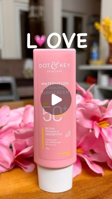 Mahua Chakraborty on Instagram: "Best summer find🌞🌸🎀🛍️
.
.
[ Dot and key sunscreen, Dot and key haul, watermelon sunscreen, spf 50 PA++++, No white cast, Light weight sunscreen, skin care, ugc, aesthetics]
#dotandkeyskincare #skincare" Dot And Key Skincare, Best Sunscreen, Sunscreen Aesthetic Video, Sunscreen Content Ideas, Dot And Key Sunscreen, Best Sunscreen Tiktok, Sunscreen Kbeauty, Spf 50, Dry Skin