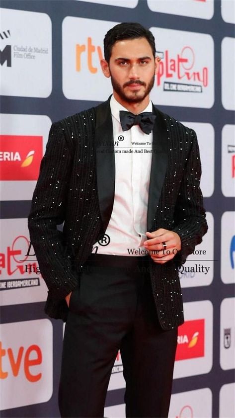 Men Royal Tuxedo  https://youtu.be/gahLGI2wrpg Men Gala Outfit, Fashion Outfits Europe, Party Outfit Male, Royal Tuxedo, Wedding For Men, Men Fashion Outfits, Men Shawl, Outfits Europe, Prom Blazers