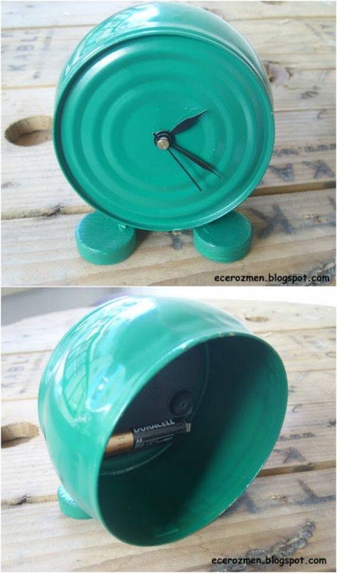 Tuna Can Clock - 20 Frugally Genius Ways To Upcycle Empty Tuna Cans Tuna Cans, Recycled Bottle Crafts, Can Upcycle, Craft Recipes, Recycled Tin Cans, Tin Can Art, Aluminum Can Crafts, Recycle Cans, Diy Lampe