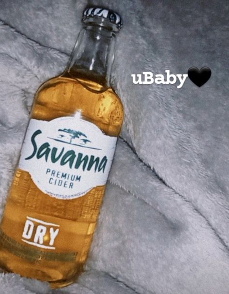 Savanna Savanna Cider, Aloe Vera Juice Recipes, Alcoholic Drinks Pictures, Study Snacks, Liqueur Drinks, Pretty Alcoholic Drinks, Alcohol Aesthetic, Food Therapy, Pretty Drinks