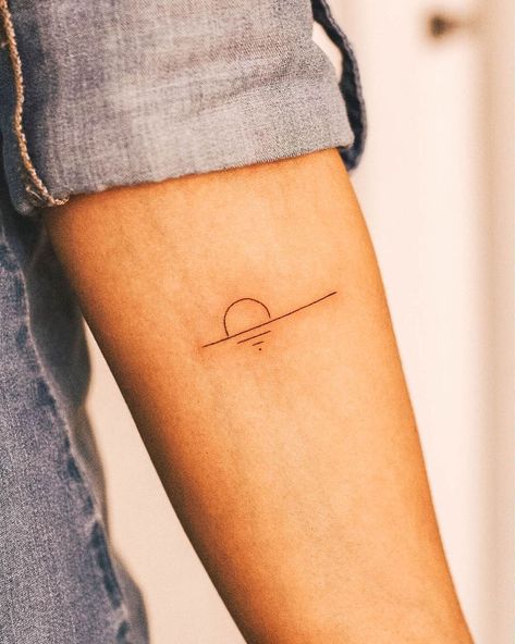 Small Tattoos ➰ on Instagram: “Sunset Line by @bessielou_ ! 😍 Check the design in our shop and find many more. 🙃 ____________________________________ #linetattoowork…” Technology Tattoo, Seal Tattoo, Sunset Horizon, Sunset Tattoos, Petite Tattoos, Small Tattoos For Guys, Up Tattoos, Time Tattoos, Nature Tattoos