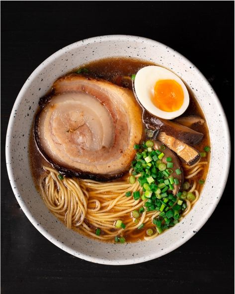 Marion Grasby, Ramen Broth, Easy Ramen, Shoyu Ramen, Marion's Kitchen, Chinese Bbq Pork, Japanese Noodles, Japanese Ramen, Ramen Recipes