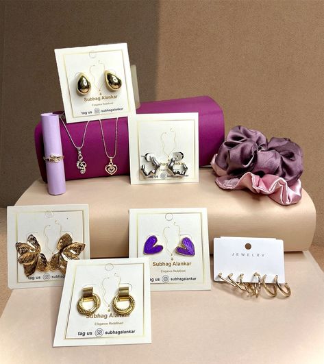 Luxe jewellery hamper🥰at 999/- includes 13 jewellery pieces and one free gift😱😱😱 LIMITED PERIOD OFFER Grab yours nowww #subhagalankar Jewellery trends Jewellery hamper, Fashion jewellery Gold jewellery,Luxury jewellery , necklace , hamper , gift for her , best anniversary gift , best jewellery gift Jewellery Luxury, Luxury Hampers, Hamper Gift, Jewellery Trends, Luxe Jewelry, Traditional Earrings, Luxury Jewellery, Chic Earrings, Jewellery Necklace