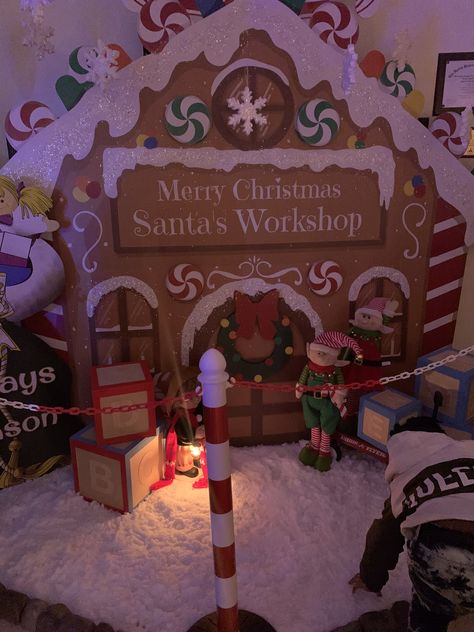 Santa’s Work Shop Decor, Santa Work Shop Ideas, Santas Workshop Christmas Tree Theme, Cardboard Santas Workshop, Santas Workshop Float Ideas, Santa Claus Village Decoration, Santas Workshop Bulletin Board Ideas, Santa’s Workshop Decorations Diy, Santa’s Workshop Design