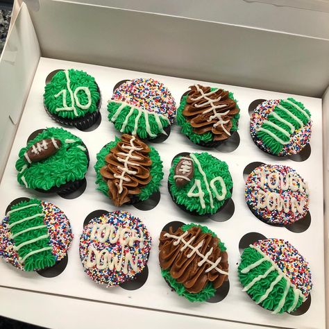 Super Bowl, cupcakes, cake, sports, chocolate Super Bowl Themed Desserts, Super Bowl Baking, Super Bowl Cupcake Ideas, Super Bowl Cakes, Nfl Cupcakes Decorating Ideas, Football Cupcakes Ideas, Easy Football Cupcakes, Super Bowl Cake Ideas, Mini Football Cupcakes