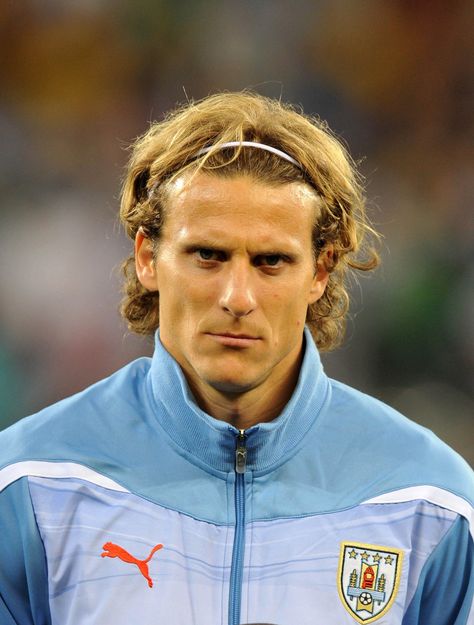 Diego Forlan Diego Forlan, Vintage Football, May 31, Nba, Football, Collage, Pins, On Instagram, Quick Saves