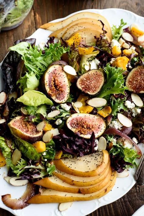 Pear Salad with Figs and Caramelized Onions Honey Poppyseed Dressing, Onions Caramelized, Fig Salad, Poppyseed Dressing, Apple Soup, Pear Salad, Fig Recipes, Healthy Recipes Easy Snacks, Lunch Salads