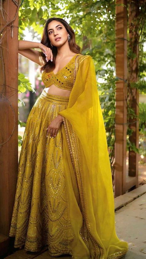 Indian Bridesmaid Dress, Ritu Verma, Lehenga Looks, Simran Kaur Mundi, Ritu Varma, Gorgeous Lehenga, Indian Bridesmaid Dresses, Bridesmaid Lehenga, Telugu Heroines