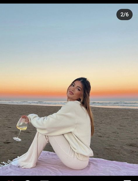 Better Is Coming, Winter Beach Outfit, Bonfire Outfit, Sunset Beach Pictures, Beach Instagram Pictures, Fall Beach, Winter Beach, Beach Bonfire, Winter Fashion Outfits Casual