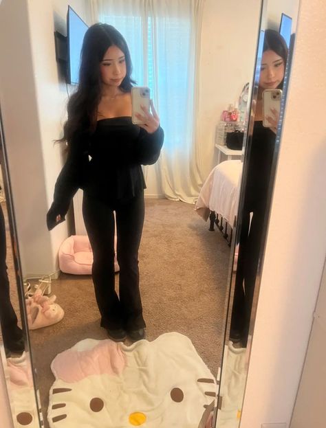 Luvrqmia Outfits, Latina Aesthetic Outfit, Picture Day Outfit Ideas, Cleo Sertori, Tiktok Pfp, Latina Aesthetic, Girly Coquette, Girly Fits, Latina Outfits