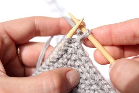 Diy Tricot, Knitting Hacks, Knitting Help, Knitting Basics, Knit Edge, Knit Purl, Knitting Tutorials, Knitting Instructions, Knitting Tips