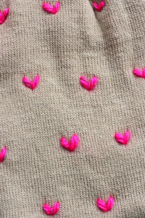 Diy Valentine's Shirts, Valentine Embroidery, Embroidery Hearts, Diy Disney Shirts, Diy Sweatshirt, Embroidery Tshirt, Heart Themed, Stitching Techniques, Shirt Diy