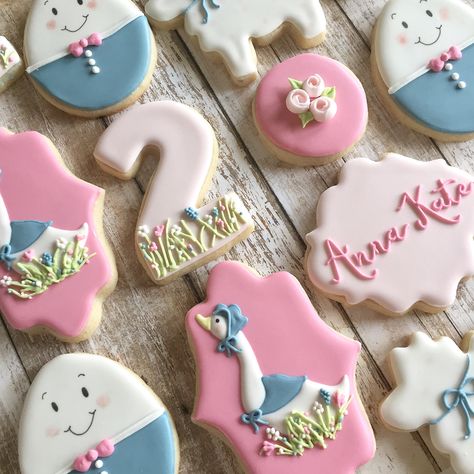 Nursery Rhyme themed cookie set Tea Pot Cookies, Liz Thompson, Nursery Rhyme Party, Nursery Rhyme Theme, Pot Cookies, Onederland Birthday Party, Twin First Birthday, 2 Birthday Cake, Adorable Nursery