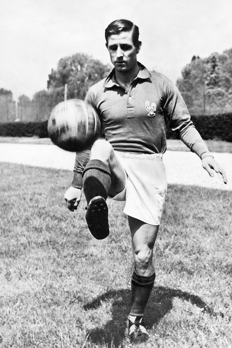 Raymond Kopa, French Garden, Football Teams, Football Team, Football, American Football