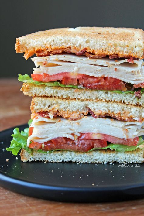 This Cajun Turkey Club Sandwich has turkey, bacon, spicy mayo on toasty bread for just 242 calories or 5 Green, 4 Blue or 4 Purple myWW SmartPoints! Seafood Sandwich, Turkey Club Sandwich, Emily Bites, Cajun Turkey, Picnic Sandwiches, Turkey Club, Turkey Sandwich, Cold Sandwiches, Sandwich Bar