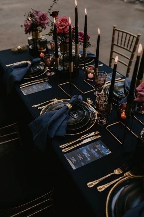 Goth Dinner Table, Wedding Table Clothes Ideas, Goth Wedding Table Settings, Black And Rust Wedding Centerpieces, Fall Solstice Wedding, Autumn Wedding Floral Arrangements, Gothic Wedding Table Settings, Spooky Wedding Table Decor, Venetian Wedding Theme