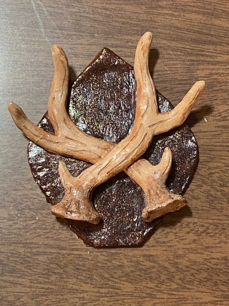 Clay Antlers, Deer Antler Carving Ideas, Diy Antlers, Ceramic Deer Sculpture, Deer Antler Pipe, Hunting Ornaments, Mounted Antlers, Deer Ceramic, Air Dry Clay Projects