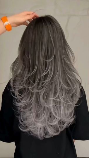 Hair color😲 | Hair color😲 | By Coafuri Par Mediu 2024 | Facebook Gray Ombre Hair, Grey Ombre Hair, Gray Ombre, Prom Inspo, Ombré Hair, Grey Ombre, Autumn 2024, Fall Hair Colors, Color Hair