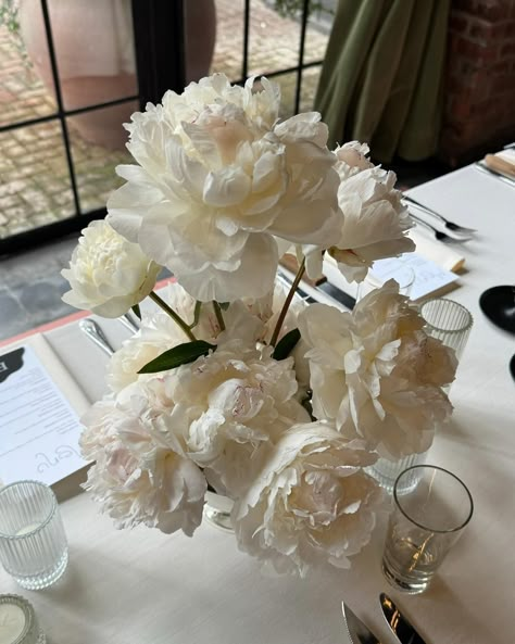 bowl of cream for the table, don’t mind if I do! 🍦 // #boweryhotel #weddingflorist #brooklynflorist #spring #peony #summerflowers #peonies #reception #love Peony Wedding Decor, Cream Peonies, White Peonies Bouquet, Bowery Hotel, Flower Board, Spring Peony, 2025 Wedding, Summer Story, Peony Wedding