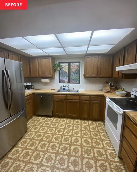 1900s Kitchen, 70’s Kitchen, 1970 Kitchen, Carmel Cake, 90s Kitchen, Small Kitchen Island Ideas, 80s Kitchen, 1970s Kitchen Remodel, Outdated Kitchen