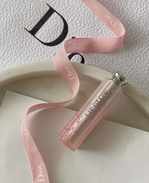 Dior Gloss, Dior Lipgloss, Glow Balm, Dior Girl, Dior Aesthetic, Dior Addict Lip Glow, Dior Lip Glow, Dior Lip, Dior Addict Lip