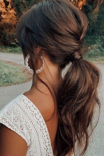 Your wedding day is one of the most special days of your life, and every bride wants to look her best. Beach Wedding Guest Hair, Braided Low Ponytail, Ponytail Bridal Hair, Bridesmaid Ponytail, Low Ponytails, Bridal Ponytail, Hairstyle Ponytail, Wedding Ponytail, Low Ponytail Hairstyles