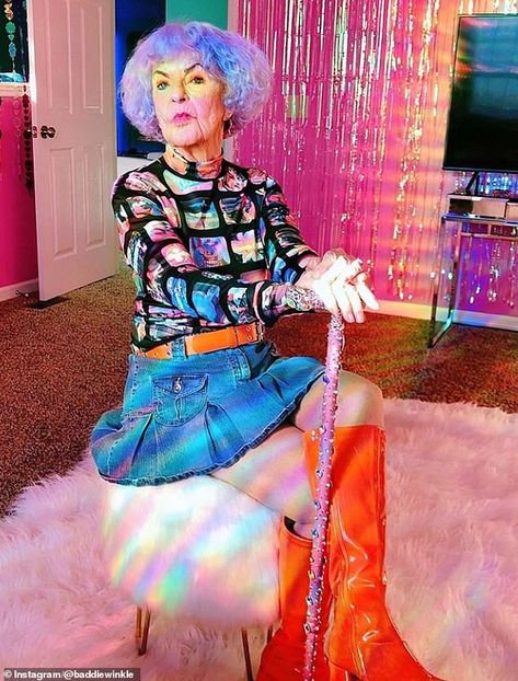 Instagram's great-grandma Baddie Winkle releases her own beauty collection | Daily Mail Online Slay Grandma, Baddie Grandma, Glam Grandma, Ultra Aesthetic, Gangsta Granny, Funny Granny, Baddie Winkle, Snow Bird, Old Lady Meme Funny