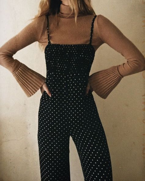 Pinterest: ⊳Urban Gemini Polka Dot Jumpsuit, 70s Outfits, Boring Clothes, Todays Outfit, Mode Inspo, Look Vintage, Flared Jeans, Looks Style, Outfits Casuales