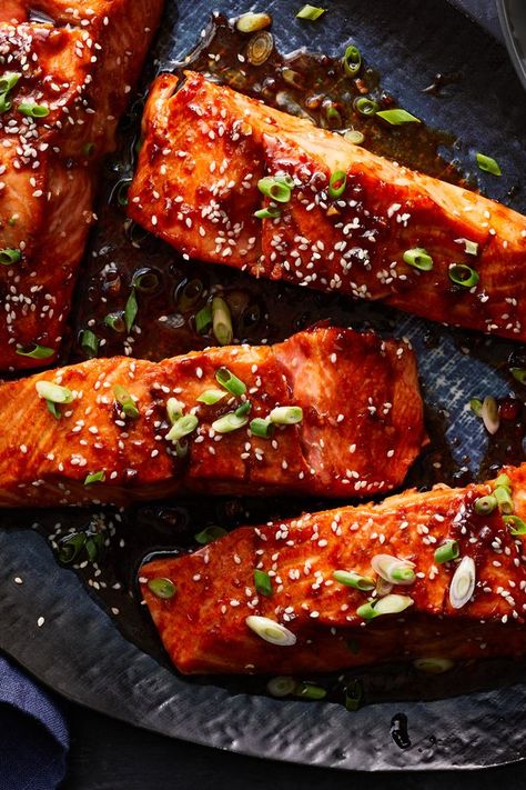 Ginger Marinade, Bourbon Salmon, Bourbon Glazed Salmon, Asian Salmon, Salmon Marinade, Salmon Glaze Recipes, Bbq Salmon, Bourbon Sauce, Bourbon Glaze