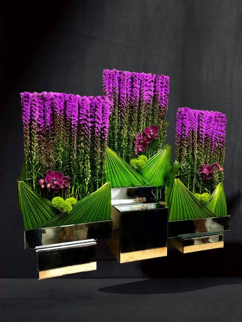 #stevedavid #lobby #flowers #modern #chic Modern Floral Arrangements Chic, Lobby Flower Arrangement, Floral Arrangements Modern, Lobby Flowers, Hotel Flower Arrangements, Grocery Store Flowers, Tulip Arrangement, Arreglos Ikebana, Contemporary Flower Arrangements