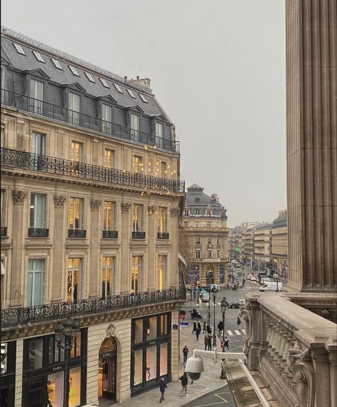 Classic Landscape, Uk Drill, French Buildings, Europe Aesthetic, European Aesthetic, Paris Vacation, Parisian Vibes, Parisian Life, Scenic Photography