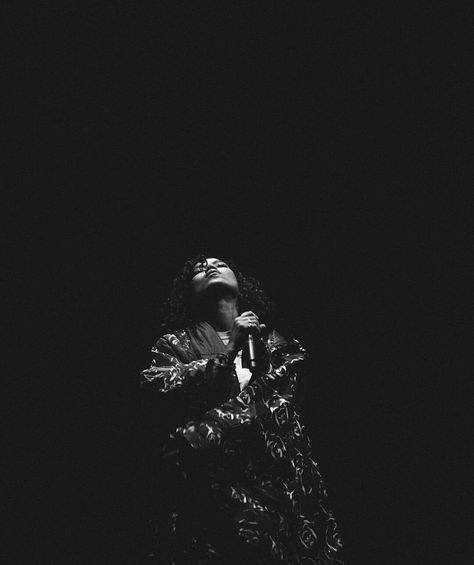 Jhené Aiko performances Jene Aiko Aesthetic, Jhene Aiko Black And White, Jhene Aiko Aesthetic Wallpaper, Jhene Aiko The Worst, Aesthetic Wallpaper Black And White, Jhene Aiko Aesthetic, White Wallpaper Iphone, Aesthetic Wallpaper Black, Big Sean And Jhene