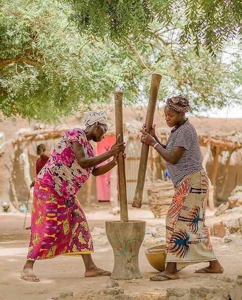 Away To Africa Travel & Tours on Instagram: “Food For The Soul. A staple food throughout West Africa is known as Fufu. Fufu is known as "mix" or "mash" & is generally made of boiled…” Mali Africa, Africa Vacation, Mama Africa, African Love, Visit Africa, African Children, African Wildlife, Our Legacy, East Africa