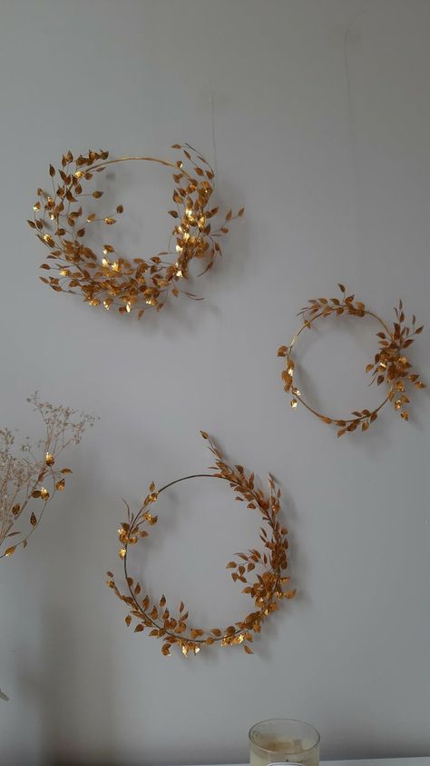 Beauty Beast Wedding, Wedding Bouquet Bridesmaids, Wall Wreath Decor, Bridesmaid Bouquet Alternatives, Autumn Wedding Bouquet, Wedding Decor Gold, Hoop Bouquet, Gold Laurel Wreath, Decoration For Wall