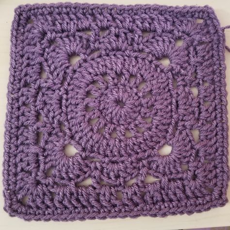 A less “holey” Willow Square – Knot so Knit Willow Granny Square, Willow Square, Crochet Flower Squares, Cushion Cover Pattern, Crochet Tutorial Pattern, Crochet Stitches Free, Crochet Blanket Designs, Square Knot, Second Home