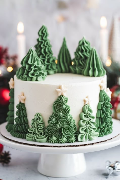 Looking for Christmas Cake Decorating Ideas? These simple yet elegant designs are ideal for holiday parties. Combine creativity and deliciousness with these festive inspirations! Woodland Christmas Cake, Piping Trees On Cake, Xmas Tree Cake Ideas, Easy Beautiful Birthday Cakes, Christmas Cake With Trees, Buttercream Trees On Cake, Christmas Themed Cakes Simple, Christmas Cake Frosting, Cake With Christmas Trees