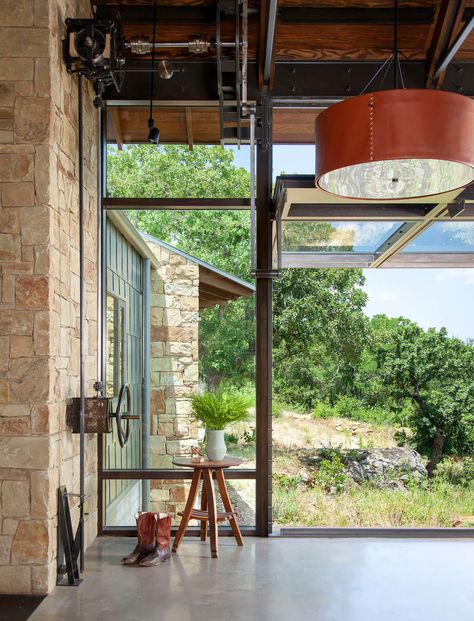 Rocking 8 Ranch: A Remote Home in Rustic|Houses Texas Ranch Homes, Texas Ranch House, Kinetic Architecture, Winter List, Modern Ranch House, Rustic Houses, Moving Walls, Rooms With A View, Zen Rock