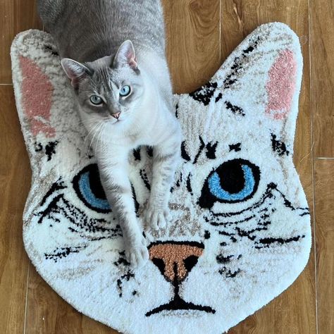 How many cats you can see Made by @ruggsters #RugTufting #rugs Cat Tufted Rug, Tufting Rugs, Handy Craft, Cat Rug, Funky Rugs, Bob Hairstyles With Bangs, Rug Ideas, Tuxedo Cat, La Face