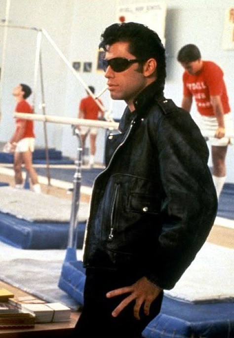 Danny And Sandy Grease, Danny Zuko Grease, Johnny Travolta, Grease Aesthetic, Grease John Travolta, Sandy And Danny, Grease 1978, Sandy Grease, Grease Costumes