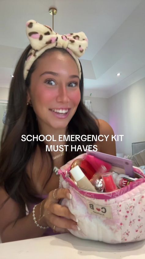 Cute Thing For School, What To Have In An Emergency Kit, Work Emergency Kit Women, Things To Do On The Last Week Of School, What's In My School Bag College, How To Survive School Air, How To Beat School Air, What’s In My Messenger Bag, Period Emergency Kit For School