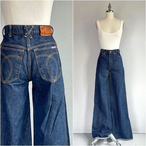 70s Jeans Women, 70s Pants Women, 1970s Fashion Aesthetic, 70s Outfits Vintage, 90s Does 70s, 70s Bell Bottoms Outfits, 70s Flare Jeans Outfit, Vintage 70s Clothes, 60s Jeans