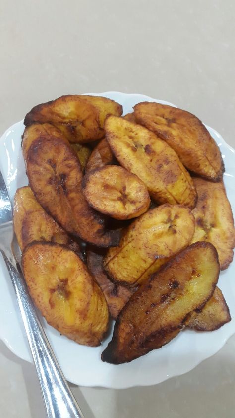 Fried Ripe Plantain Thailand Breakfast, African Recipes Nigerian Food, Ghanaian Food, Basic Spanish, Fried Plantains, Ripe Plantain, Snapchat Ideas, Plantains Fried, Nigerian Food